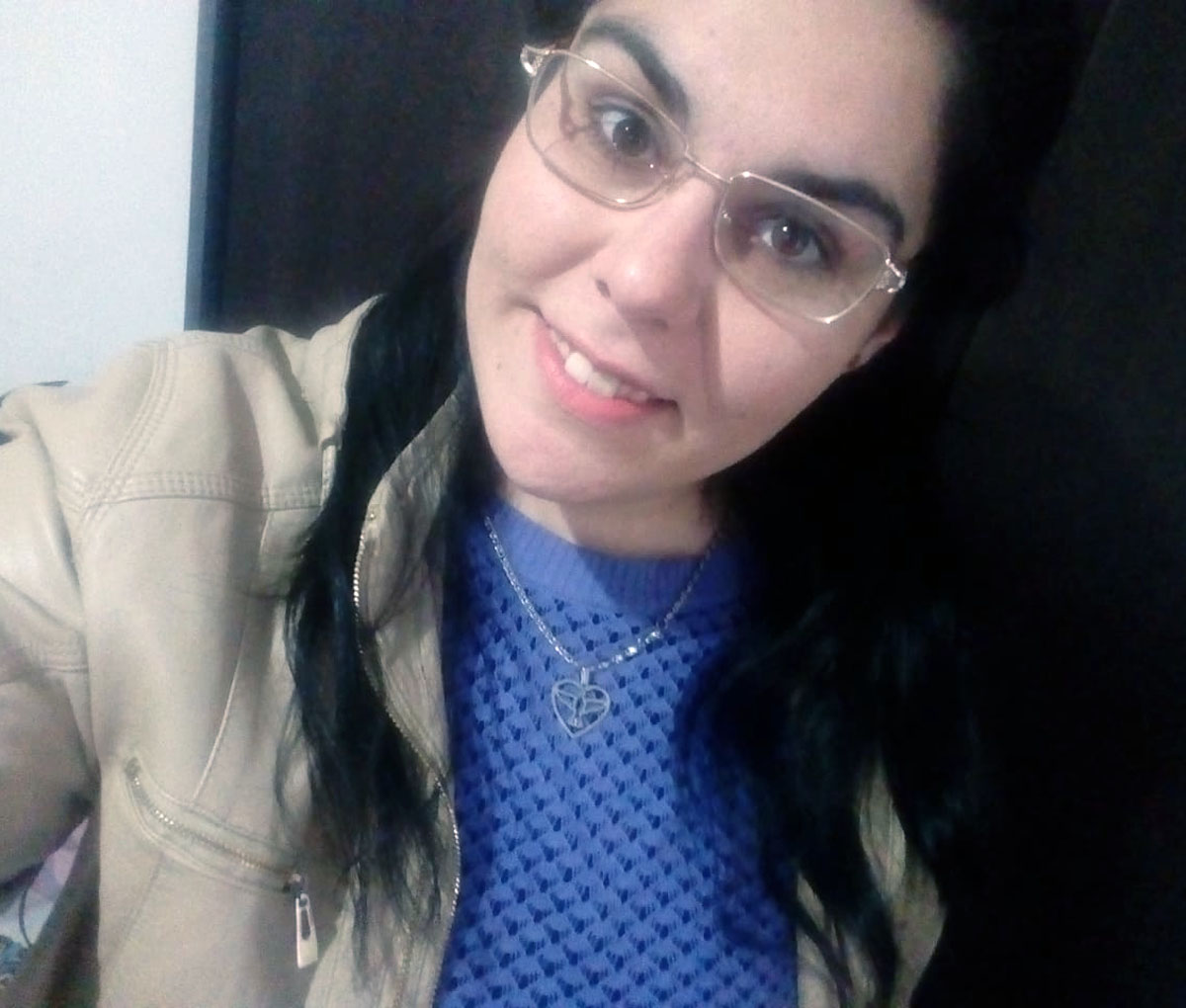 Fatima, Diese Stipendiatin möchte gern Physiotherapeutin werden. Das erfordert in Argentinien ein fünfjähriges Studium. Edumanía unterstützt sie bei der Zahlung der Studiengebühren.